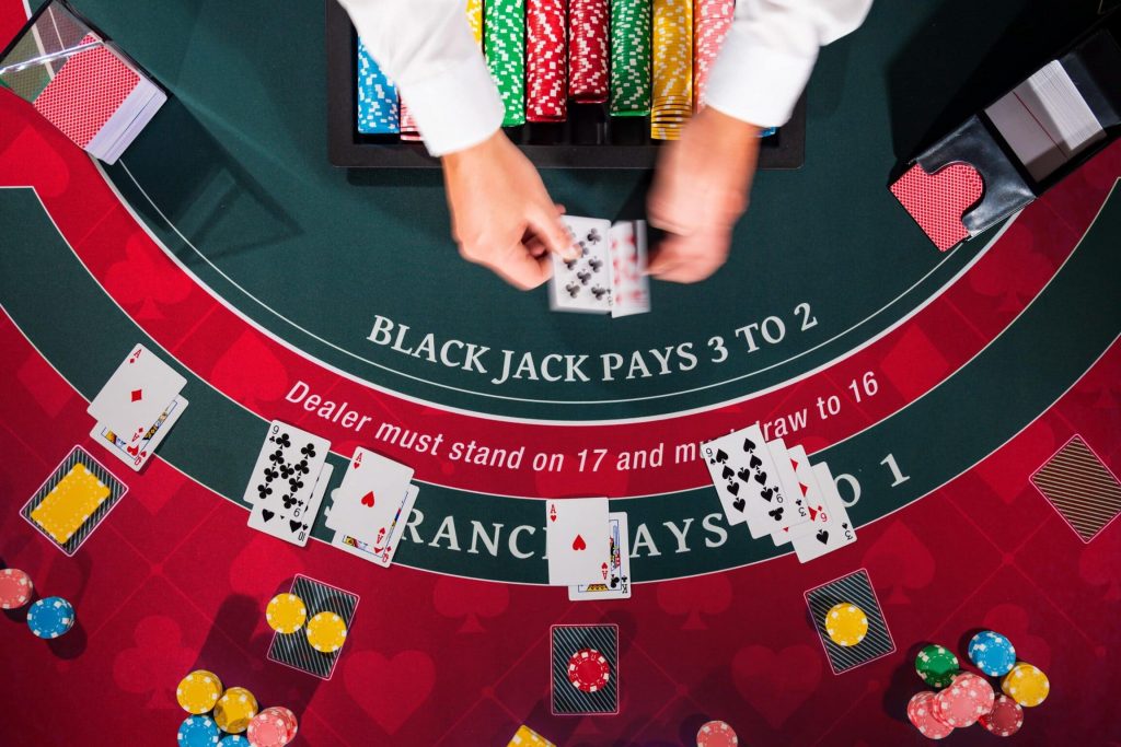 Quels sont les règles de base du Blackjack en ligne?